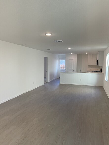 Living Room - 2863 Red Diamond