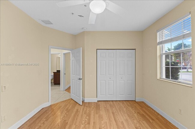 Building Photo - 1048 SW 147th Ave