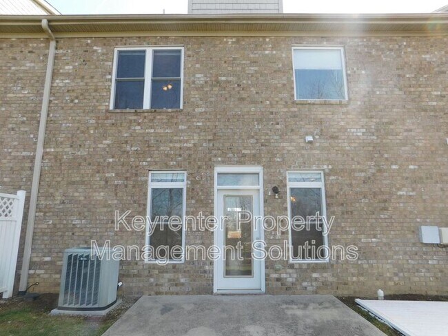 Building Photo - 20 Enchanted View Cir