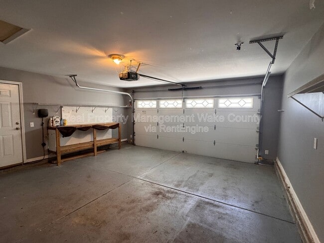 Building Photo - 206 Lindell Dr