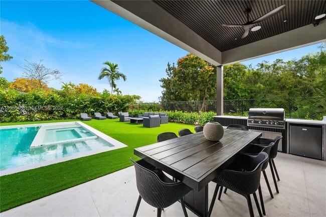 Building Photo - 245 NE 116th St