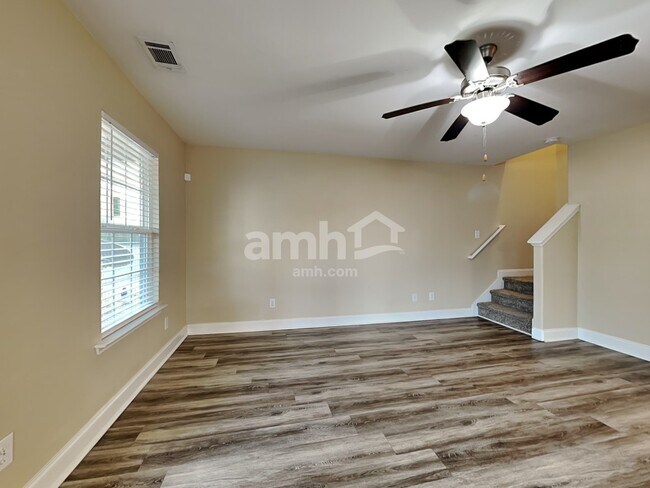 Building Photo - 2 Ristona Dr