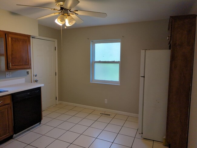 Building Photo - 3525 Cathy Ln