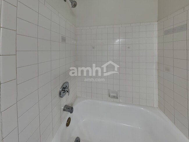 Building Photo - 5624 Grassy Bank Dr