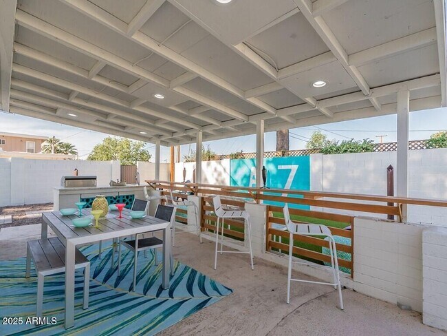 Building Photo - 3302 E Turquoise Ave