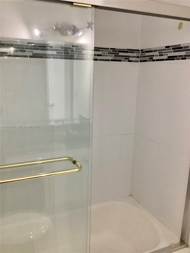 Building Photo - 2020 NE 135th St