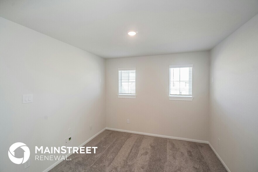 Building Photo - 4223 Rocky Plns Ln