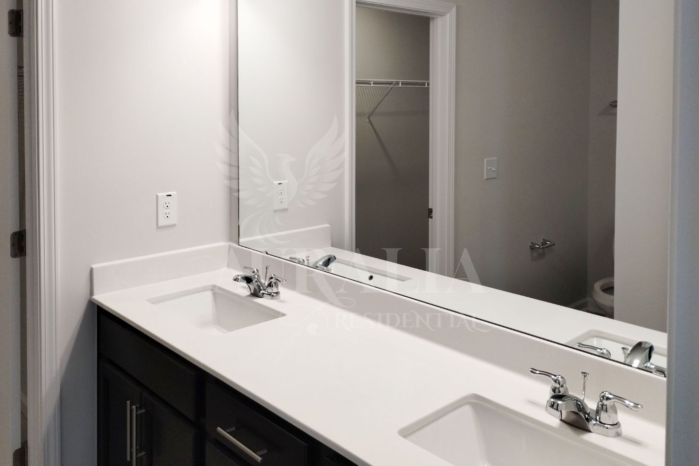 Building Photo - 2405 Kasota Ln