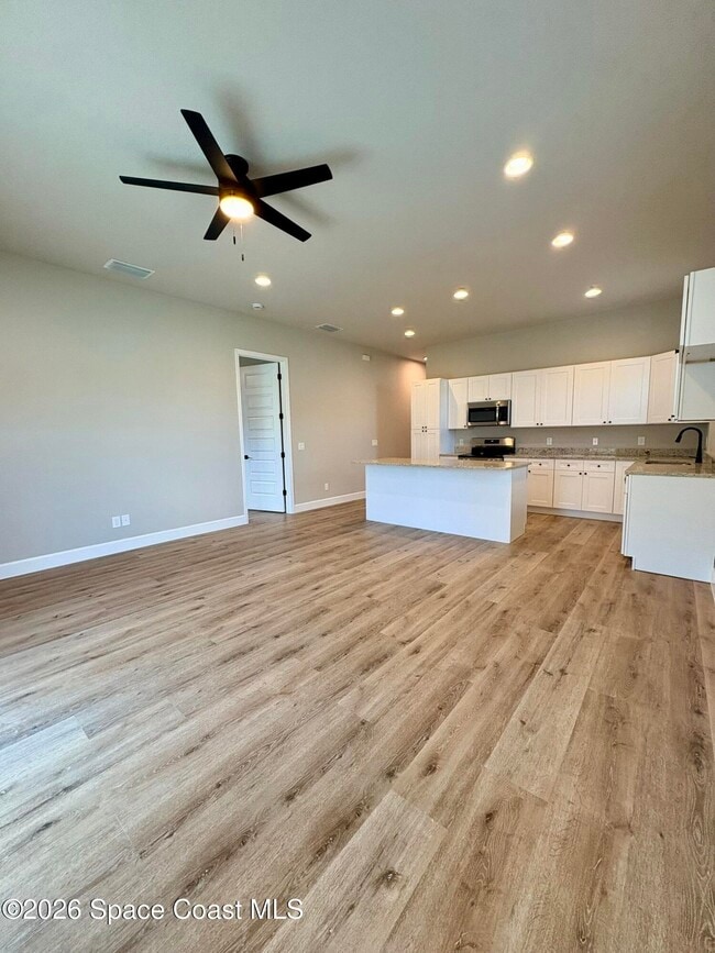 Building Photo - 3267 Slama Ave