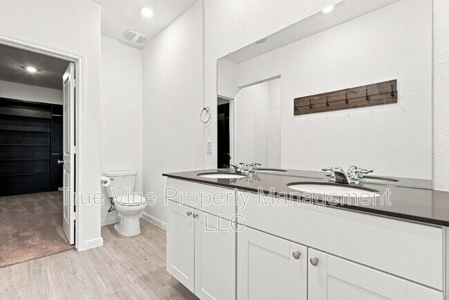 Building Photo - 5432 Cloves Cv