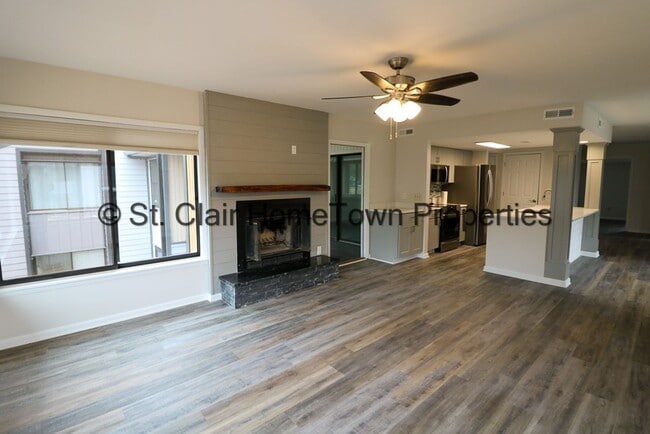 Building Photo - Upstairs Unit on Logan Martin Lake