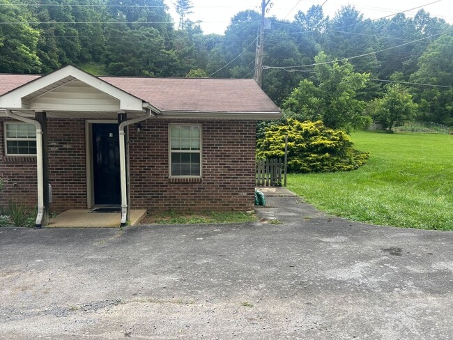 Primary Photo - 2101 Marbleton Rd