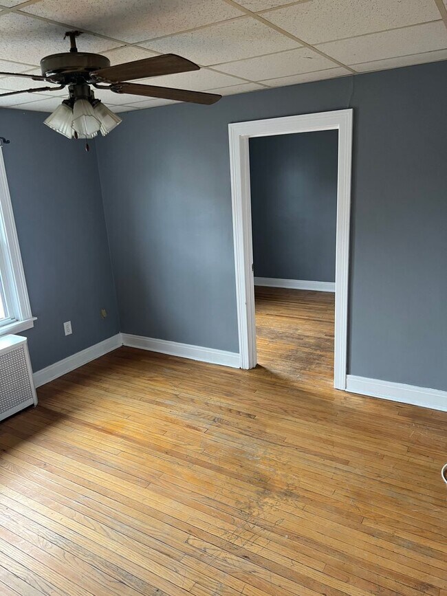 Building Photo - Lovely 2 Bedroom Apartment in Old Town