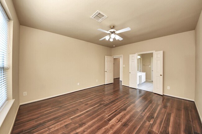 Building Photo - 1607 Parkview Ln