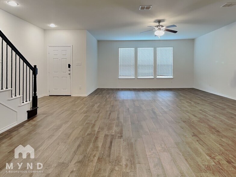Building Photo - 426 Milverton Dr