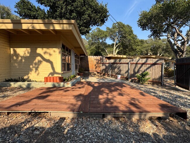Building Photo - 72 Laureles Grade