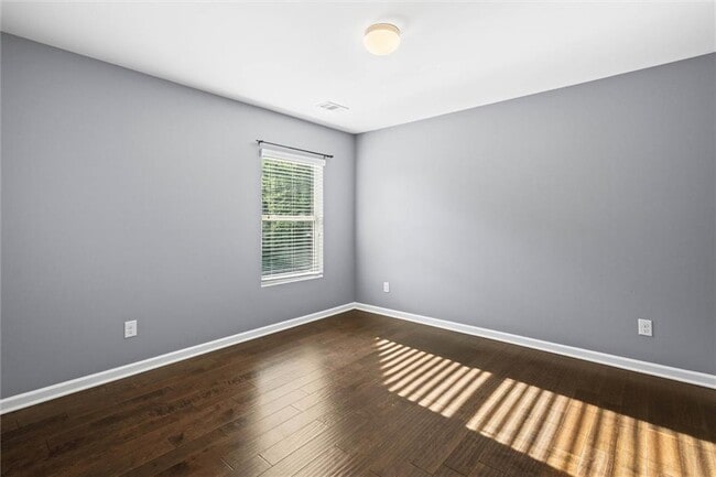 Building Photo - 407 Aviary Ln