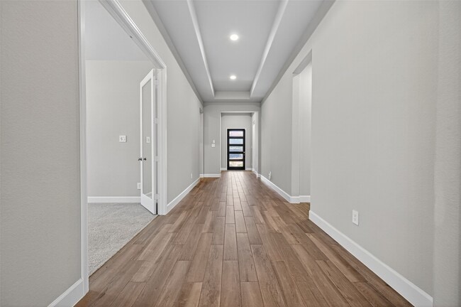 Building Photo - 15330 Legacy Pk Wy