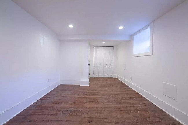 Building Photo - 1140 N Winchester Ave