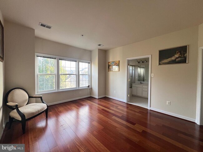 Building Photo - 604 Ridgemont Ave