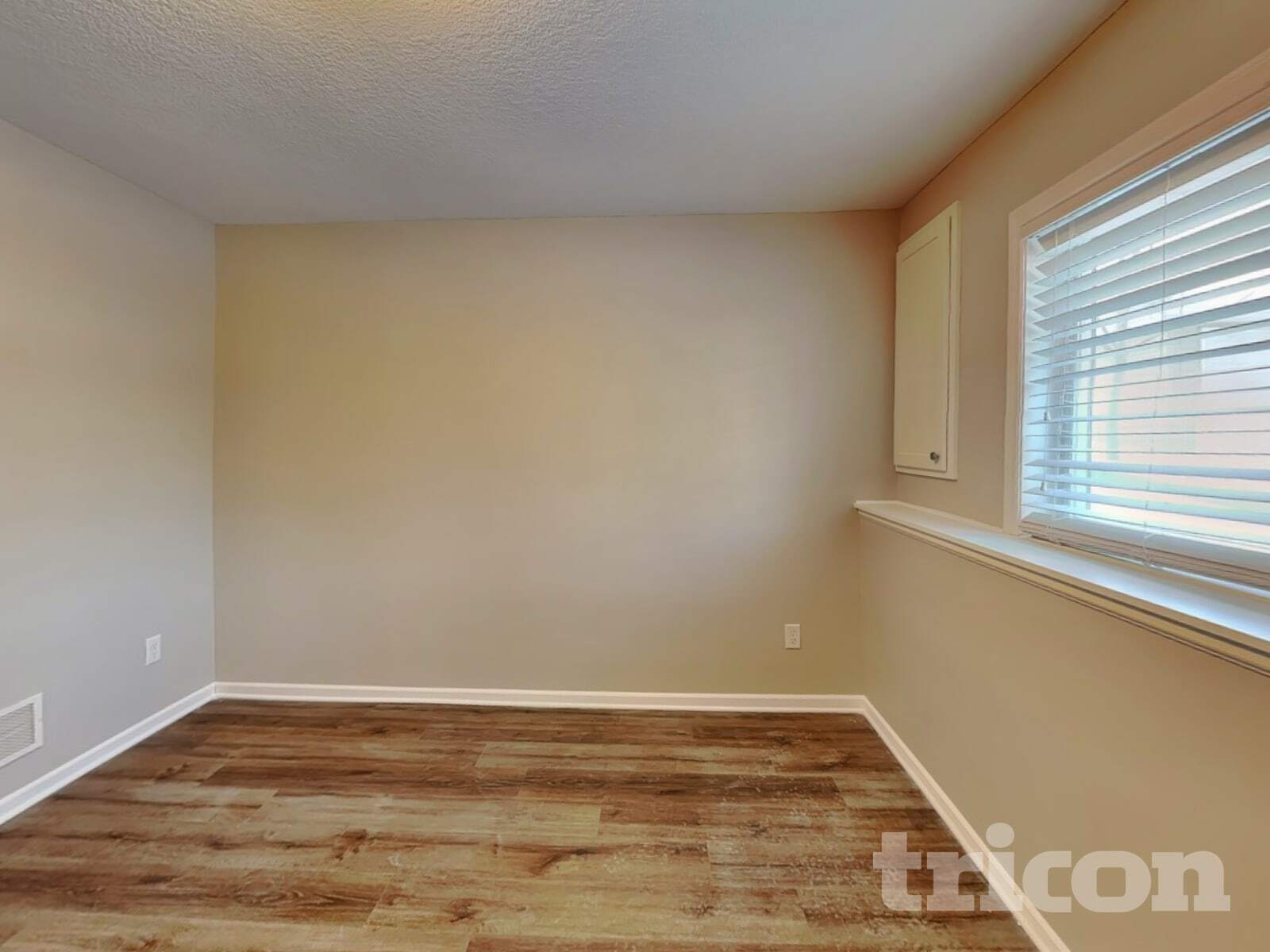 Building Photo - 1525 Independence Ave N