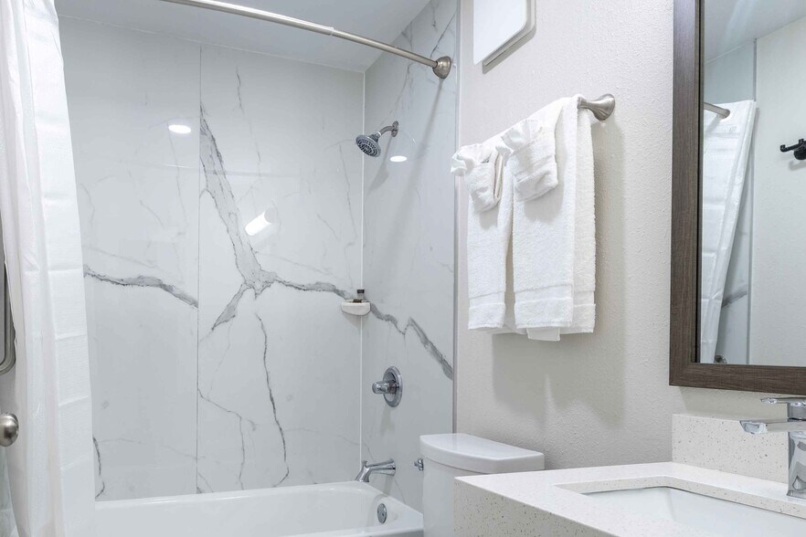 Building Photo - Furnished Studio-Columbia - West - Stoneridge Dr.