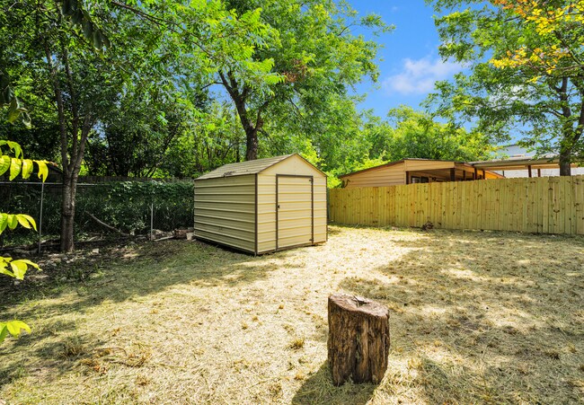 Building Photo - Charming 4-Bedroom Home near Downtown SA!