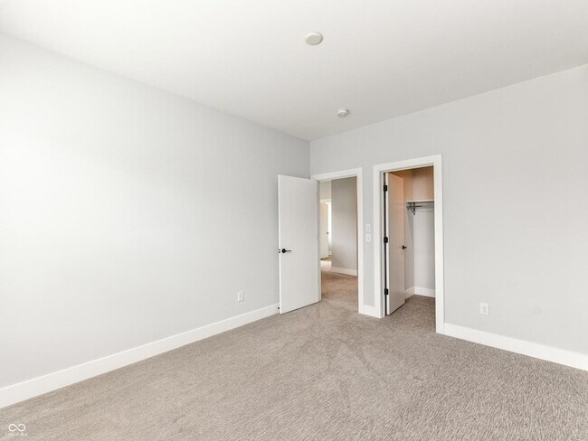 Building Photo - 1704 Rosette Wy