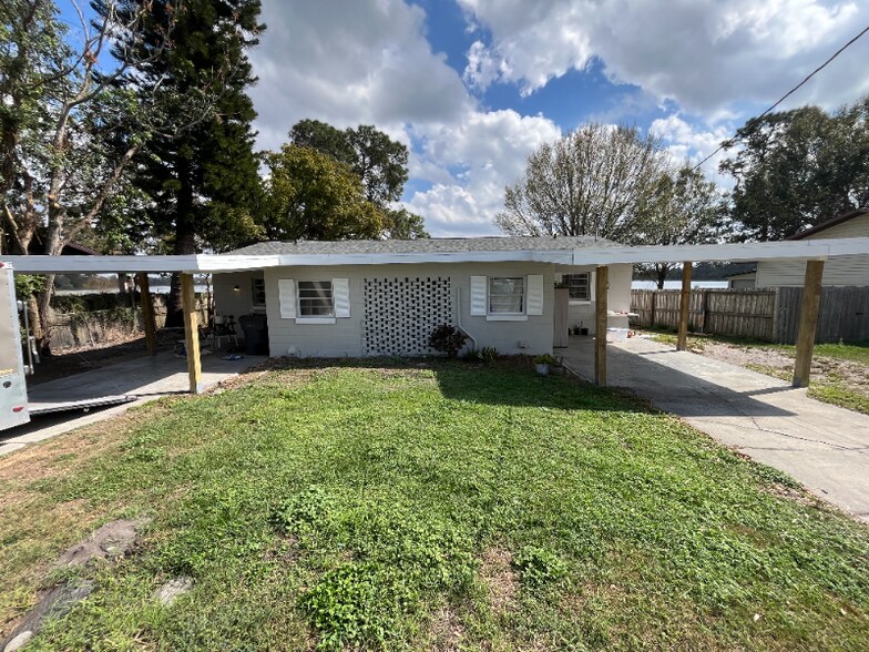 Primary Photo - 532-534 W Lake Deer Dr