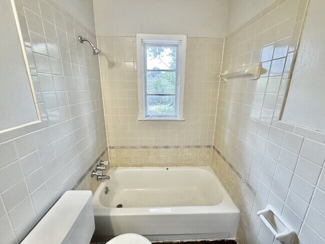 Building Photo - 1761 Cornelia Ln