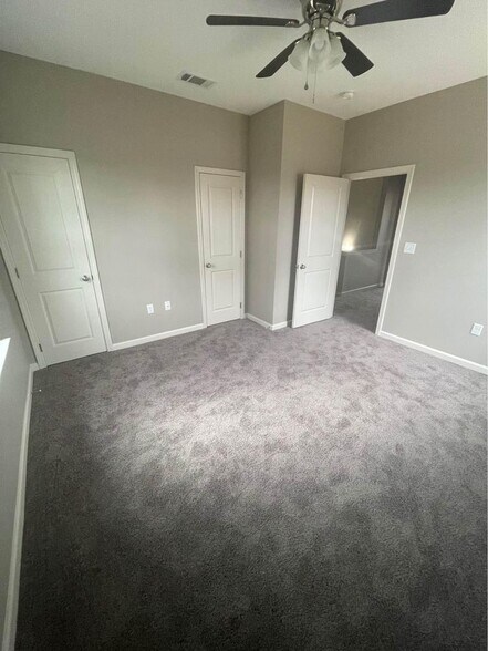 Building Photo - 120 Thornton Ln