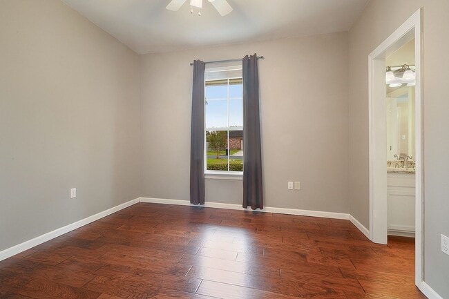 Building Photo - On the Lake!  Large 3 Bedroom with huge fenced back yard
