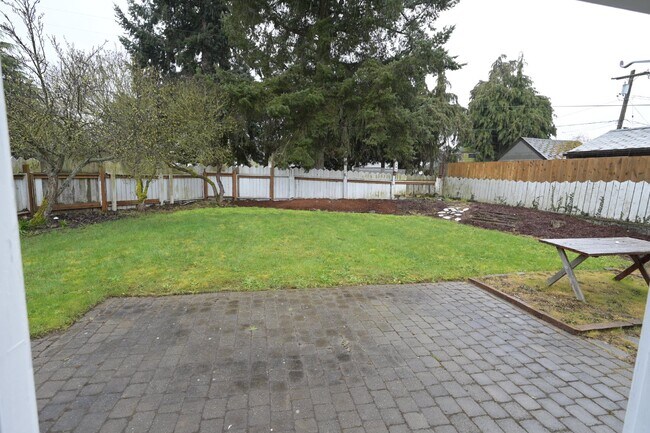 Building Photo - 2 bed 1.2 bath in Sequim