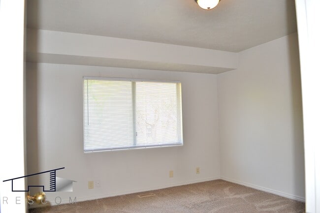 Building Photo - 1140 US-89