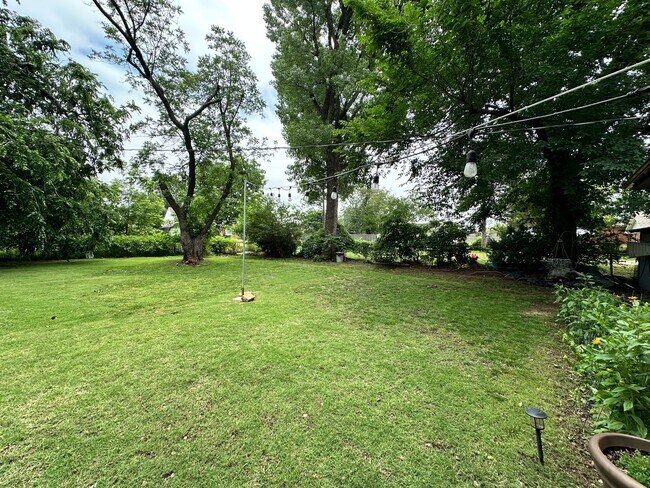 Building Photo - For Rent: Spacious 3 Bed + Office Home wit...