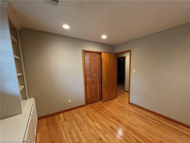 Building Photo - 3700 Dallas St