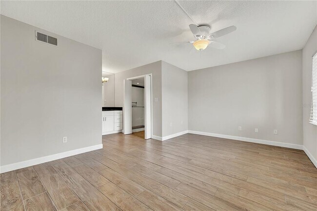Building Photo - 2 Escondido Cir