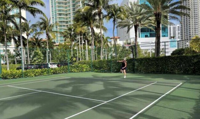 Building Photo - 16500 Collins Ave