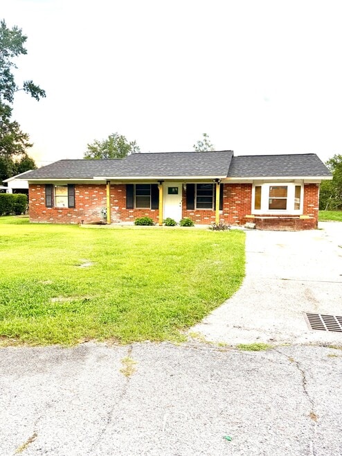 Building Photo - 1932 Harrison Rd