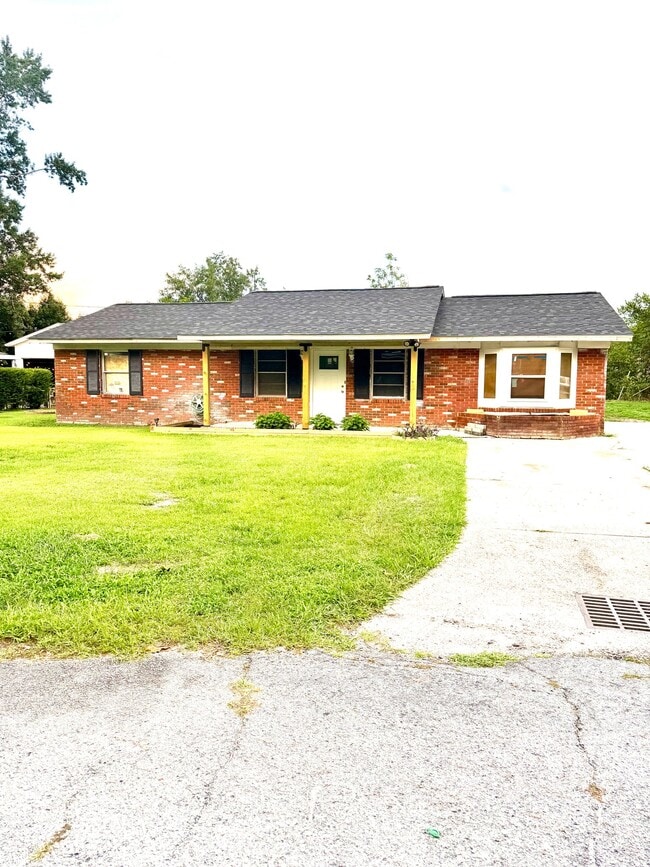 Building Photo - 1932 Harrison Rd