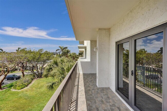 Building Photo - 1201 S Ocean Dr