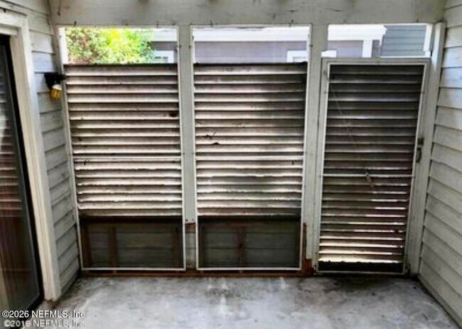 Building Photo - 5449 Fort Caroline Rd