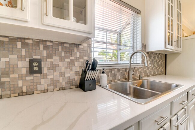 Building Photo - 2355 21st St