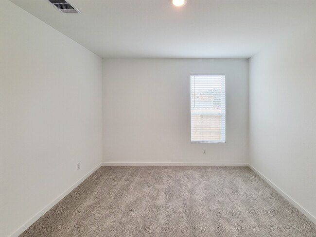 Building Photo - 17850 Aile Pierre Pass