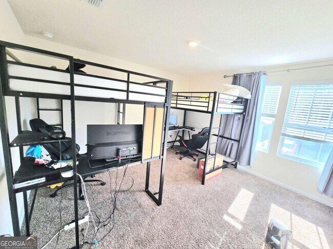 Building Photo - 131 Ashwood Cir