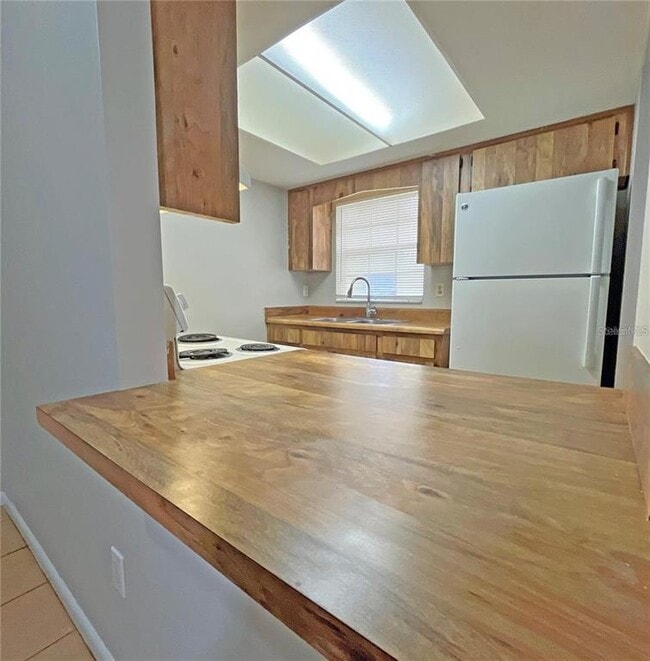 Building Photo - 9509 Fieldview Cir