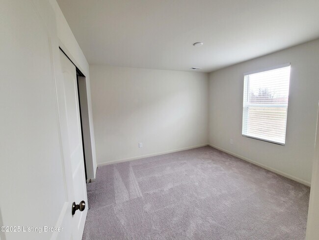 Building Photo - 1003 Dry Run Ct