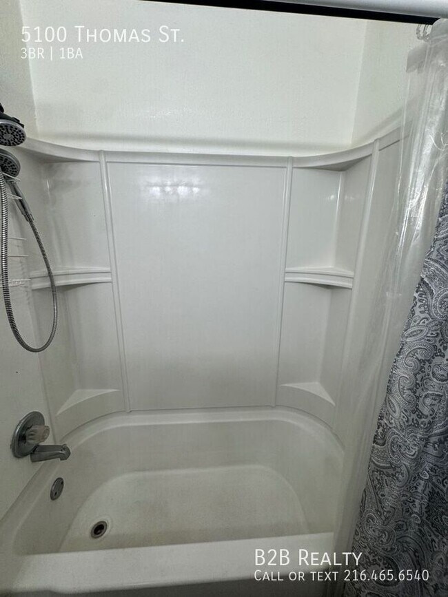 Building Photo - 5100 Thomas St