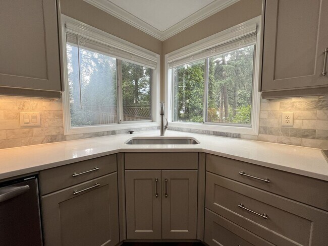 Building Photo - Stunning 4BR Home with Formal Living & Dining, Office & Gourmet Kitchen