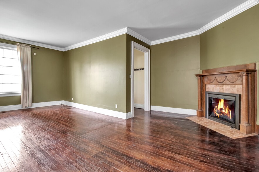 Building Photo - 67 Crescent Ave